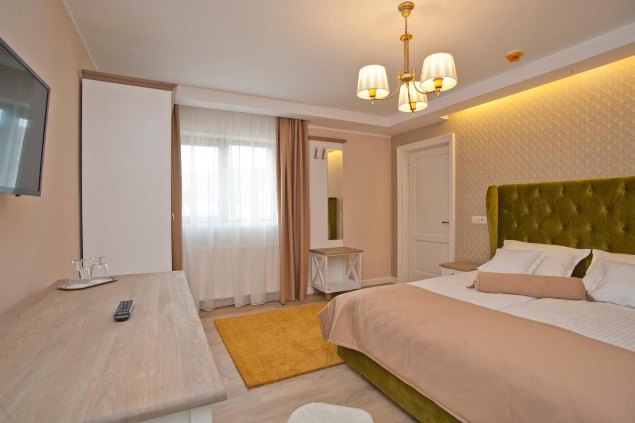 Uphill Residence Sinaia Bagian luar foto